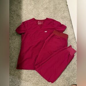 Figs dark magenta set size small